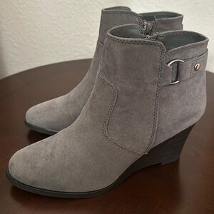 ✨NEW✨ Maurices Wedge Booties
